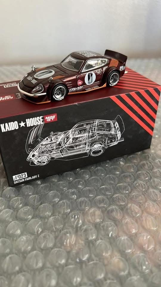 Kaido House #023 Datsun Fairlady Z Dark red Damaged *