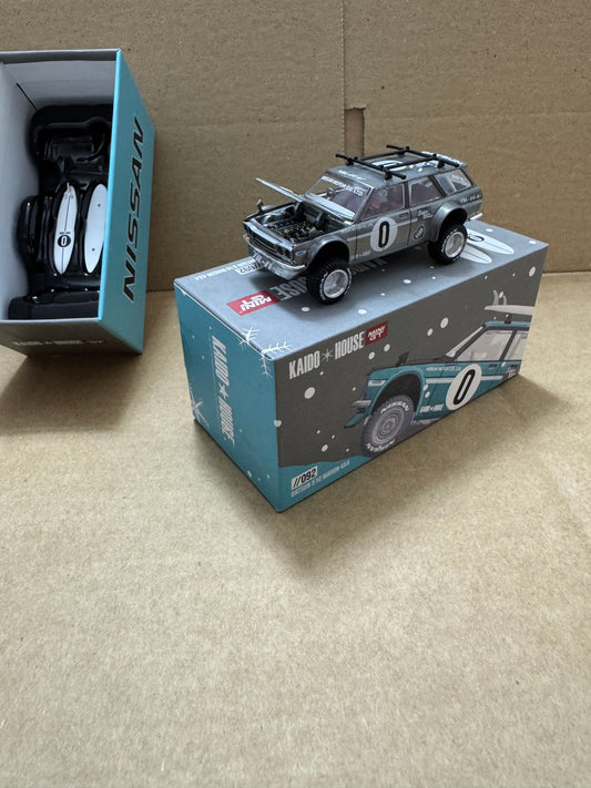 Kaido house x mini gt #092 Nissan Datsun 4x4 Wagon safari  CHASE piece